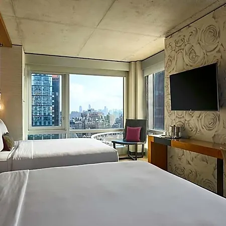 Renaissance Midtown Hotel 4*