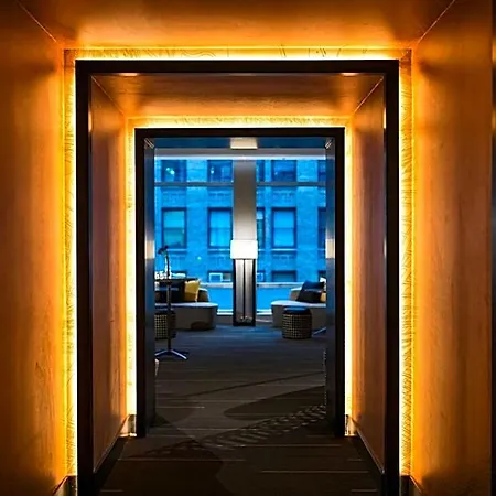 Hotel Renaissance Midtown 4*