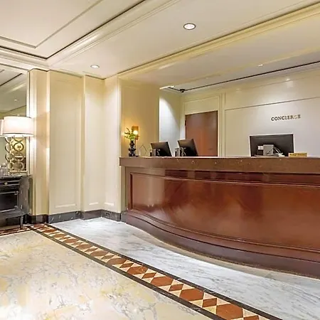 Omni Berkshire Place 4*