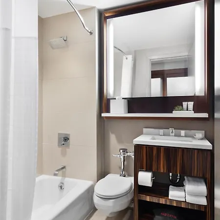 Hyatt Grand Hotel 4*