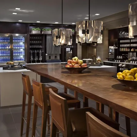 Hyatt Grand Hotel 4*