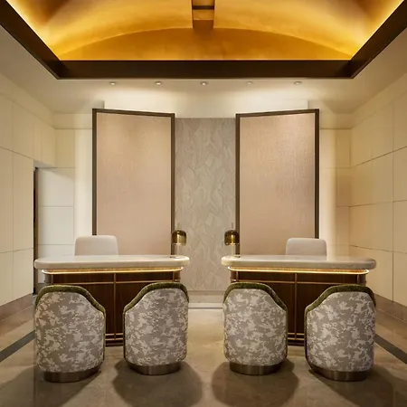 Millennium Premier Times Square Hotel 4*
