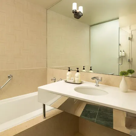 Millennium Premier Times Square Hotel 4*