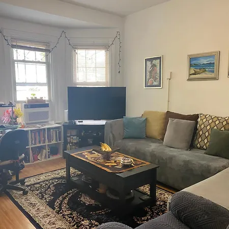 Classical American House 4 *