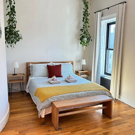 Brooklyn Sun Kissed Apartment *