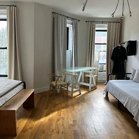 Brooklyn Artistic Apartment