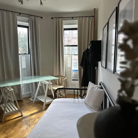 Brooklyn Artistic Apartment