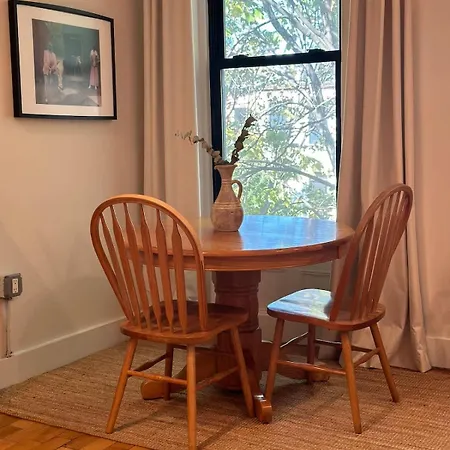 Brooklyn Modern Apartment *
