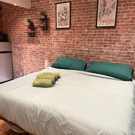 Studio In Times Square Guest house *