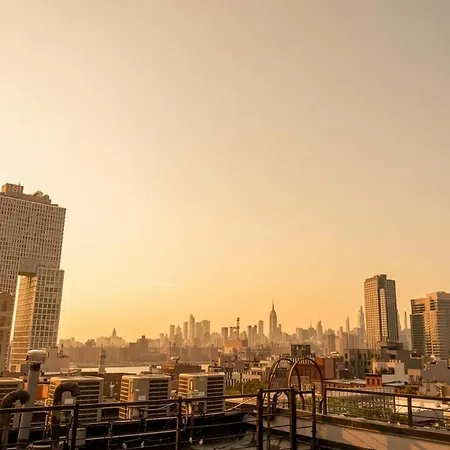 Trendy Williamsburg Oasis - Ac, Fast Wi-fi & Dishwasher Apartment