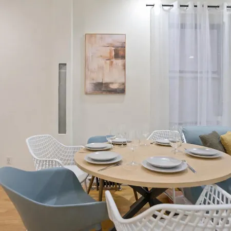 2 Bedroom Quite Nest New York