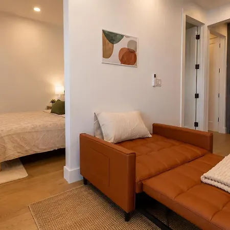 Apartment Cozy With Balcony&washer Close To Train