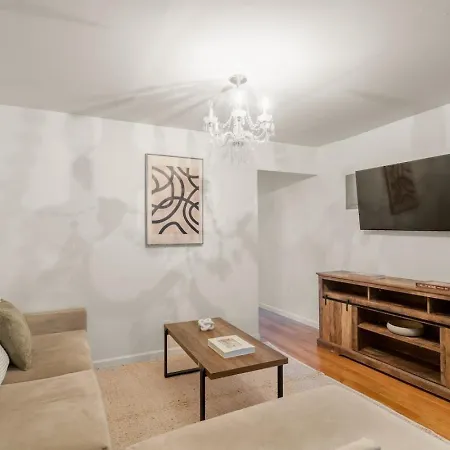 Entire In Manhattan Apartment *