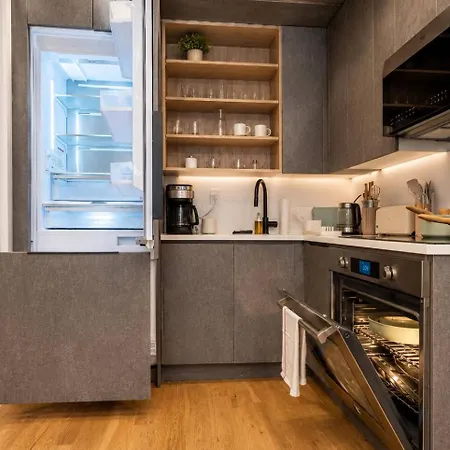 Cozy With Balcony&washer Close To Train *