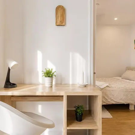 Apartment Cozy With Balcony&washer Close To Train *