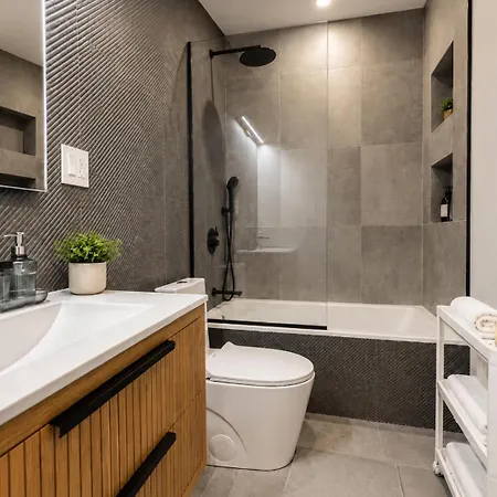 Cozy With Balcony&washer Close To Train Apartment *