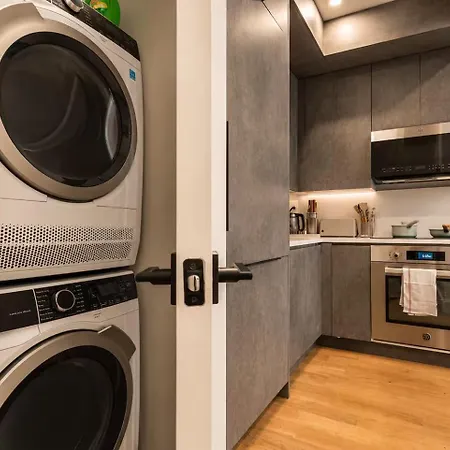 Cozy With Balcony&washer Close To Train Apartment *