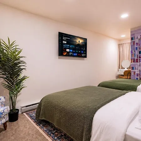 3 Bedroom Cozy In Manhattan Valley Apartment