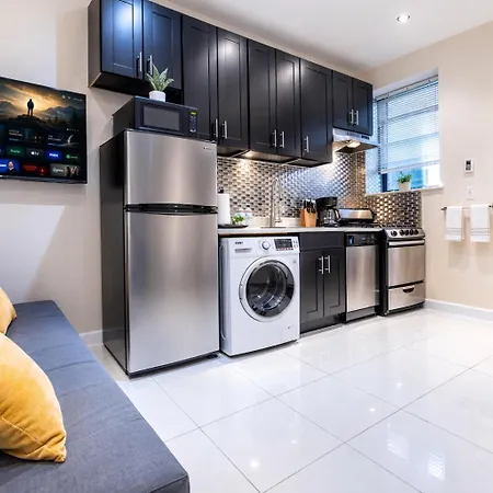 Apartment 4 Bedroom Paradise Next To Park *
