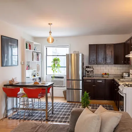 Chelsea Gem Modern 2br Prime 23rd & 7th Spot *