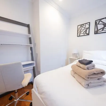 Apartment 2br Near Mount Sinai & Metropolitan Hospitals New York