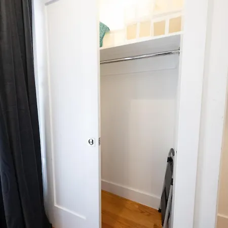 2br Near Mount Sinai & Metropolitan Hospitals Apartment