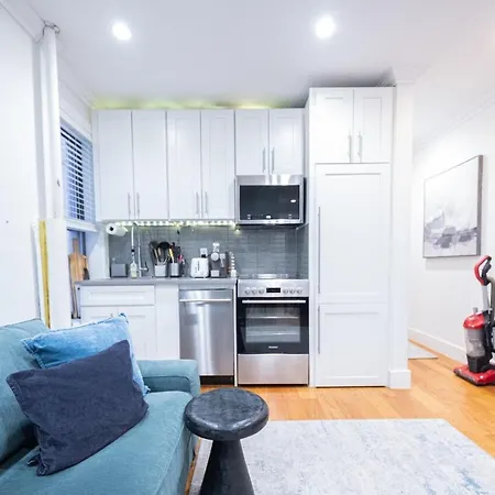 2br Near Mount Sinai & Metropolitan Hospitals New York