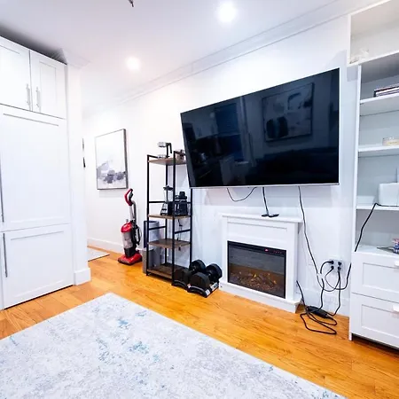 Apartment 2br Near Mount Sinai & Metropolitan Hospitals New York
