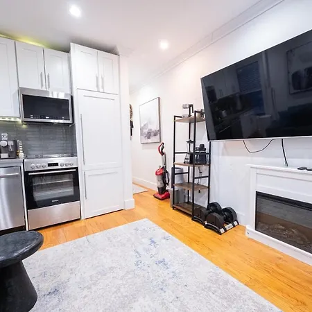Apartment 2br Near Mount Sinai & Metropolitan Hospitals New York