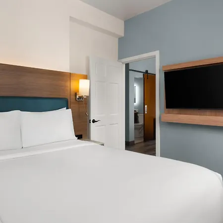 Even Long Island - By Ihg 3*