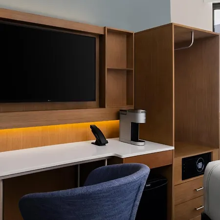 Even Long Island - By Ihg 3*
