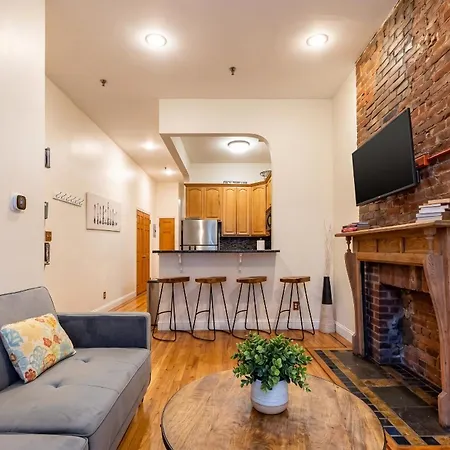 Spacious 1-bedroom Retreat In Harlem *