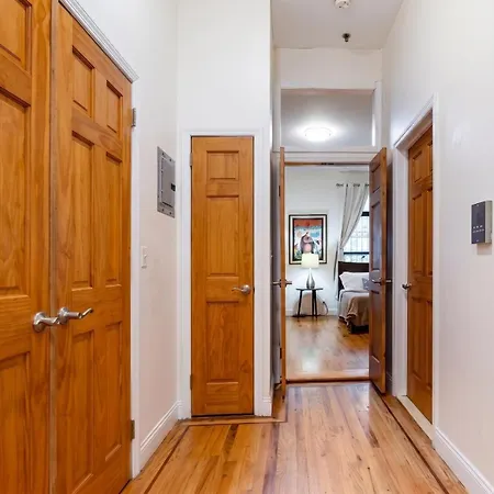 Apartment Spacious 1-bedroom Retreat In Harlem *