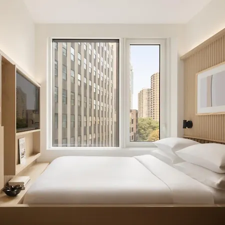 Little Something Nyc Hotel 4*
