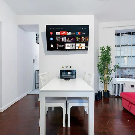 2 Bedroom Stylish Unit Apartment *