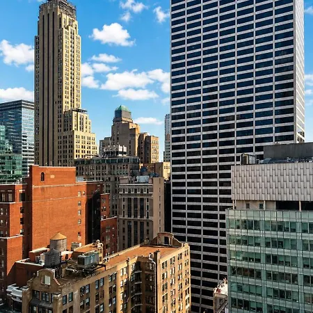 Luxury Midtown 2br, Views, 24-7 Doorman, W-d *