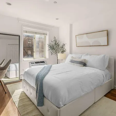 Cooper Place 1br Loft With Balcony In Elevator Building Apartment New York
