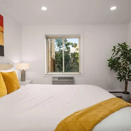 Apartment Cooper Terrace 1br Light-filled Loft With Balcony In Elevator Building New York