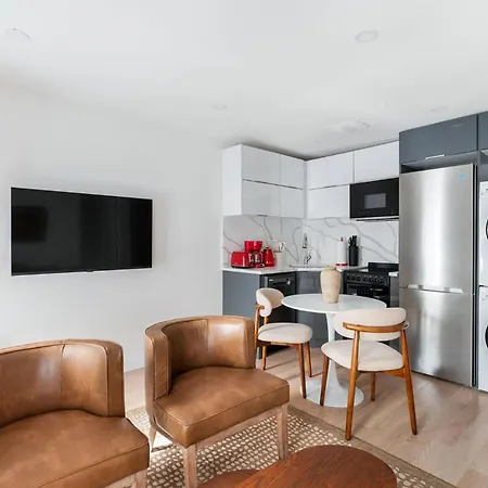 Apartment 22-3b Sleek Modern 1br Gramercy