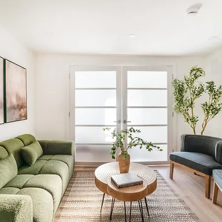 Apartment 22-4a Sleek Modern 1br Gramercy New York
