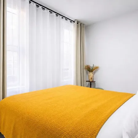 2 Bedroom Unit In Location *