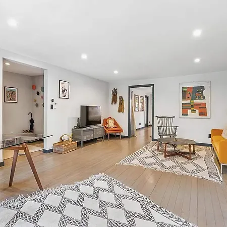 Lenox Garden Fully-furnished 1br In Harlem With Outdoor Space Apartment New York