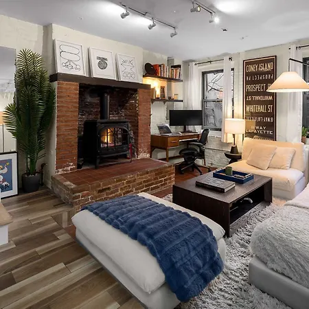 Clinton Duplex By Stayhaus 2br With Private Yard Apartment New York