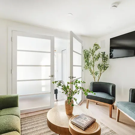 Apartment 22-4a Sleek Modern 1br Gramercy