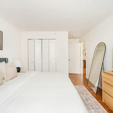 43-4d Newly Furnished 2br Full Service 24h Doorman Laundry Gym Apartment *