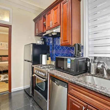 2 Bedroom Stylish Getaway