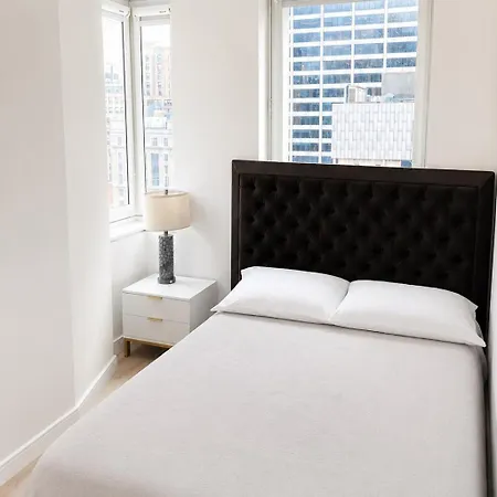 Luxury Midtown 2br, Views, 24-7 Doorman, W-d Apartment New York