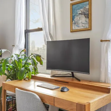 Cozy West Village Hudson River Views