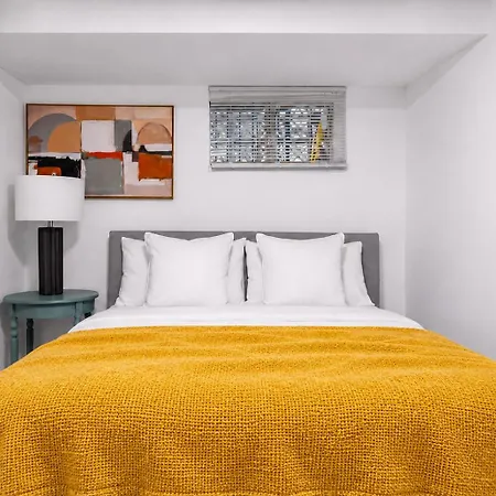 Apartment 2 Bedroom Manhattan Beachfront