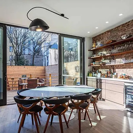 Williamsburg Townhouse 3br Townhouse With Private Garden New York